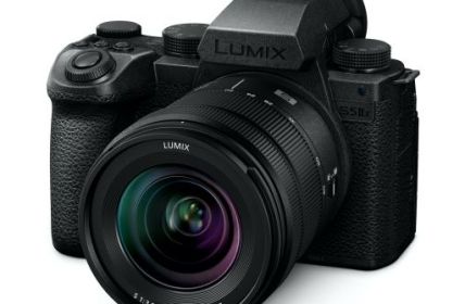 Panasonic stellt neueste Versionen der LUMIX S5-Serie vor (Foto: Panasonic Deutschland)