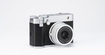 Neue Maßstäbe in Technik und Design: FUJIFILM GFX100RF (Foto: FUJIFILM Electronic Imaging Europe GmbH)